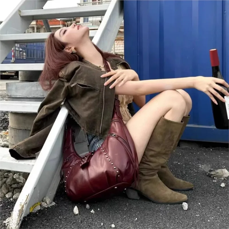 Retro Hot Girl Waxed Leather Tote Bag Women Studded Leather Large Capacity Half Moon Shoulder Bag Ladies Y2k Black Crossbody Bag