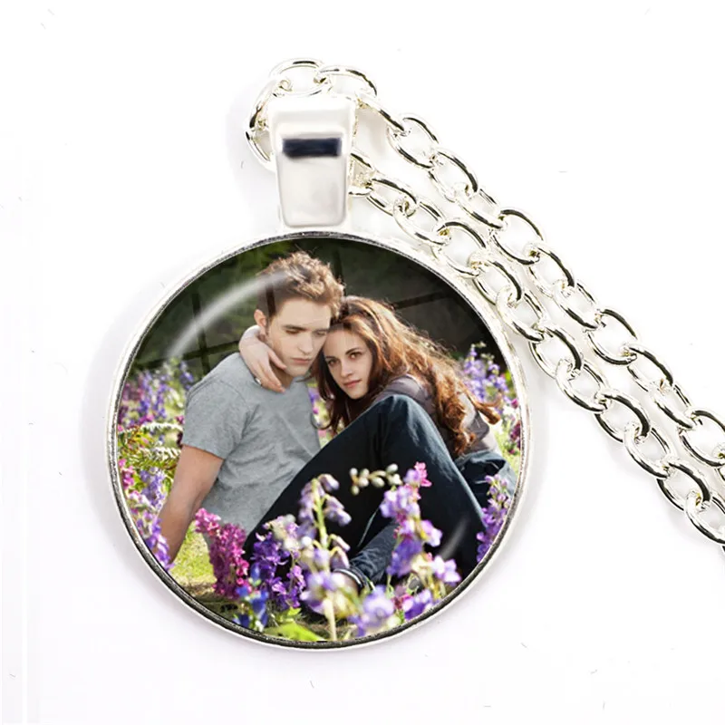Star Images Set Di 2 Portachiavi Twilight Saga: Edward, Bella E Cast In Lucite – Idea Regalo Per Collezionisti - 5
