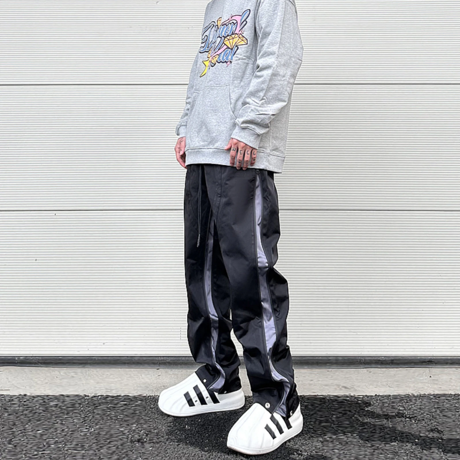 

Европейские и американские свободные уличные зауженные брюки на молнии Лоскутные Полосатые брюки-карго джоггеры черные мужские Y2k одежда