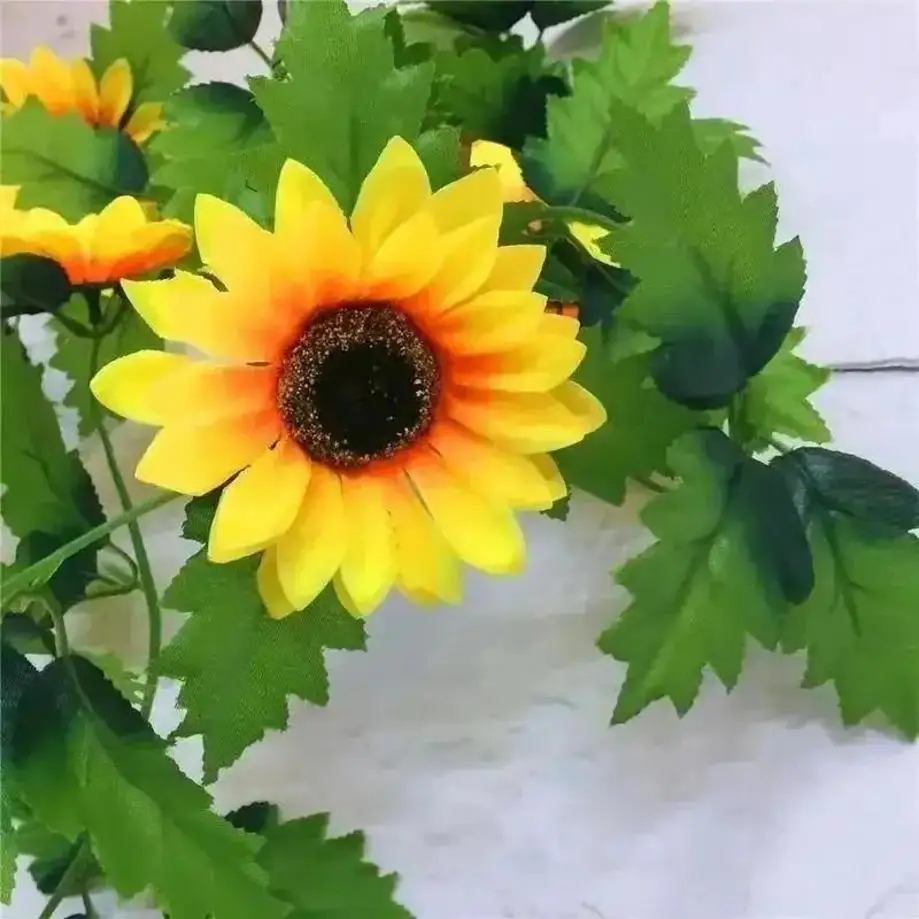 260cm Simulated Sunflower Vine Air Conditioning Duct Decor Wrap Sunflower Flower Garland Wedding Arch Decoration Plastic Flowers