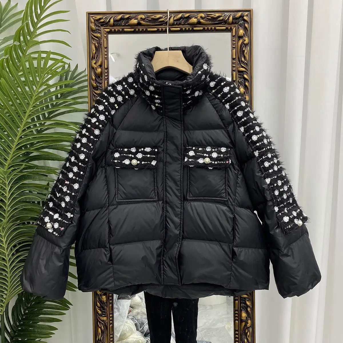 

Down jacket women's 2023 new short standing neck loose and thickened warm 90% white duck down high-quality black white coat