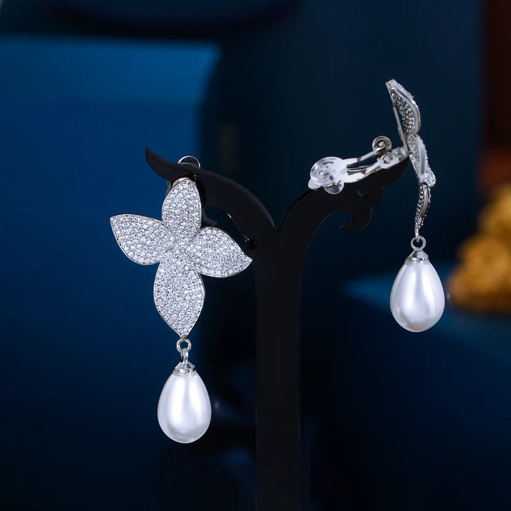 Brinco de Pressão Delicado Prata de Festa Folha e Gota de Pérola Cravejado de Zirconia Eucy