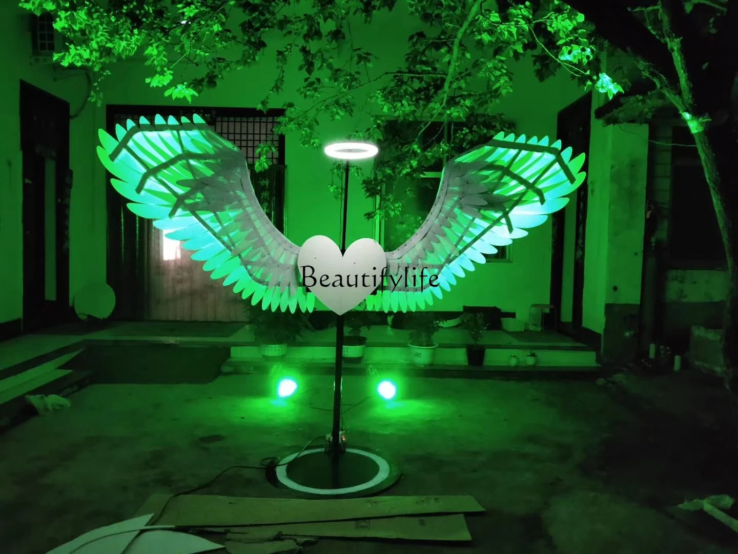 

Large Background Wall Wings Led Luminous Window Decoration Shopping Mall Activity Decoration Photo