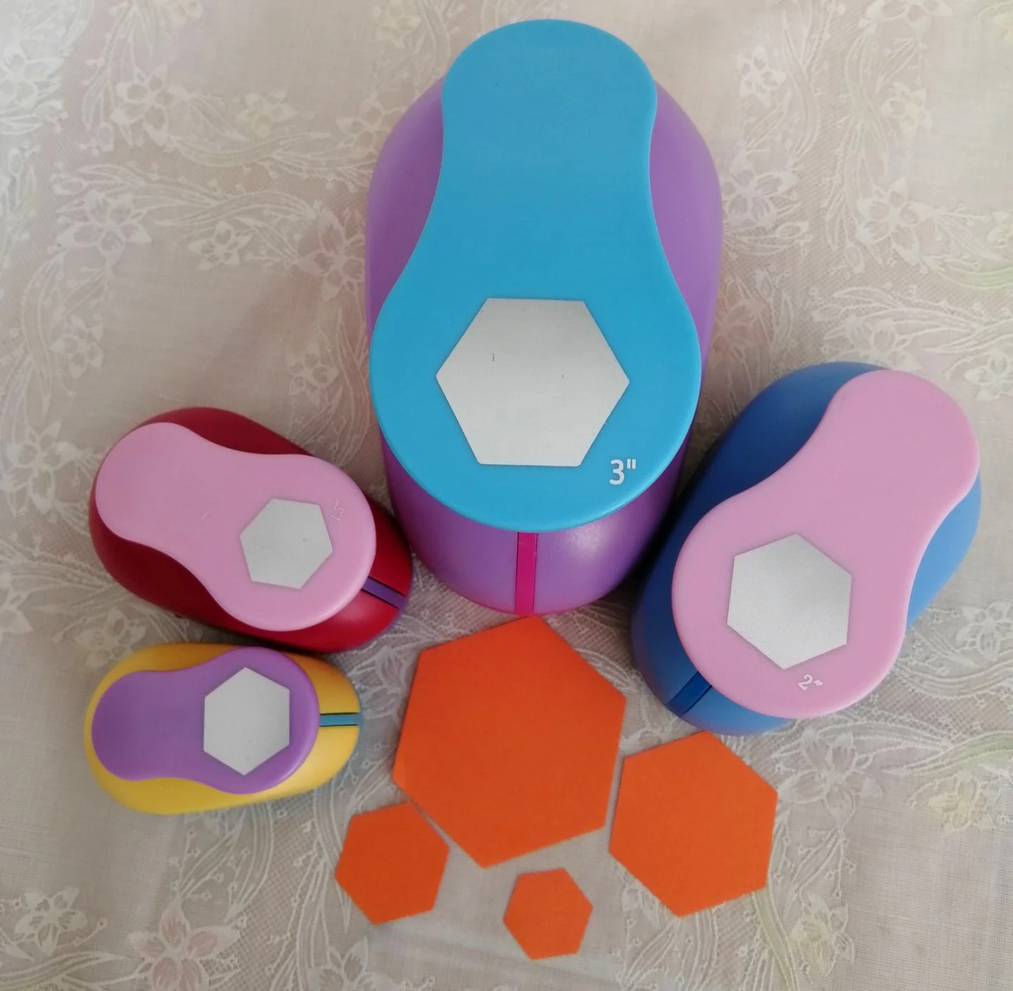Hexagon Circle Flower Leaf Heart Petal Butterfly Hole Punch Geometry Craft Scrapbook Paper Graph Children Easy Cutting Tool circle hole punch hole punching tools paper craft punch paper punch
