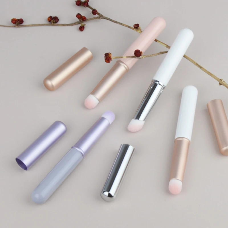 Portable Round Head Mini Lip Brush Carry Lid Lipstick Brush Concealer Brush Soft Synthetic Girl