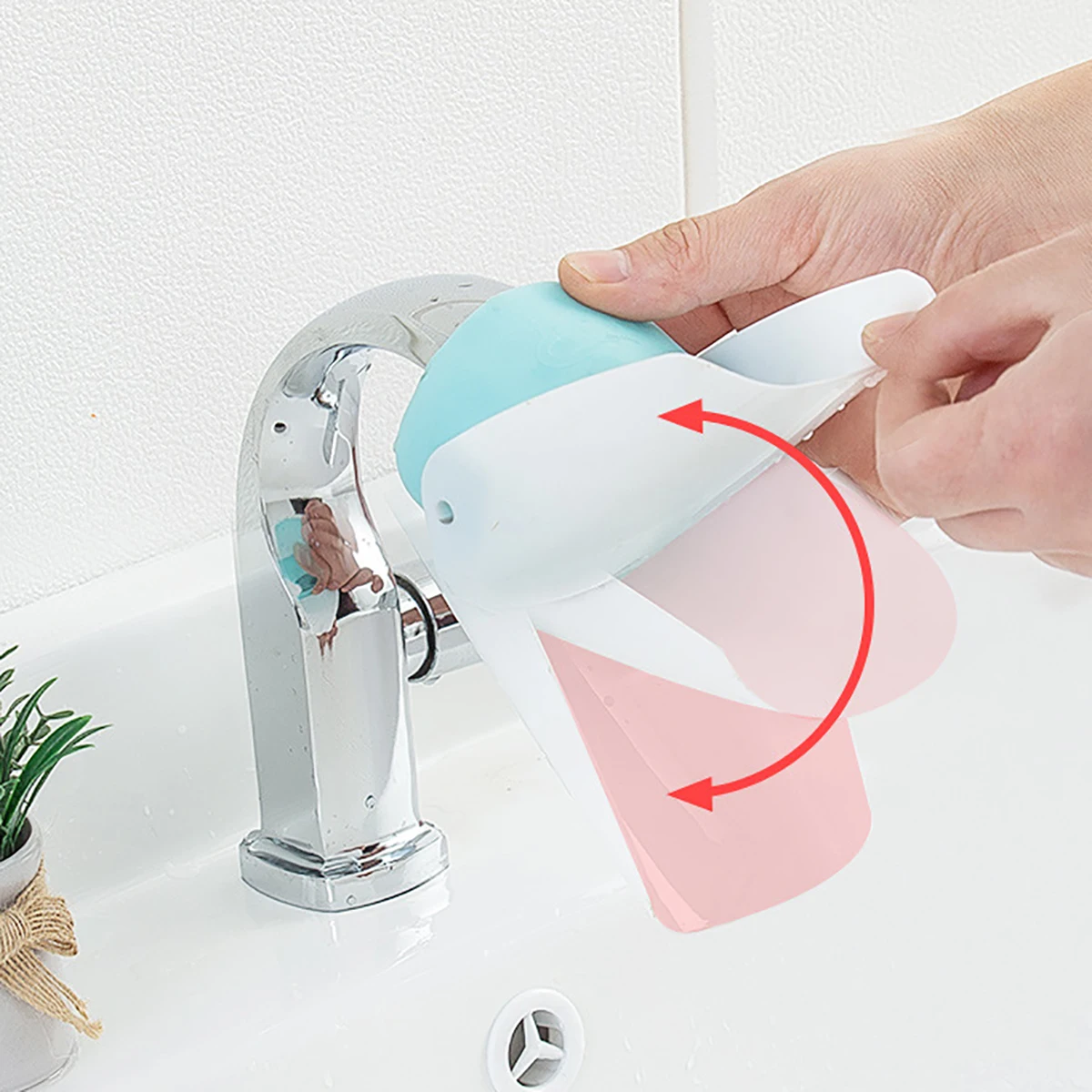 Straight elbow can be turned faucet extender children's baby hand washing auxiliary extender
