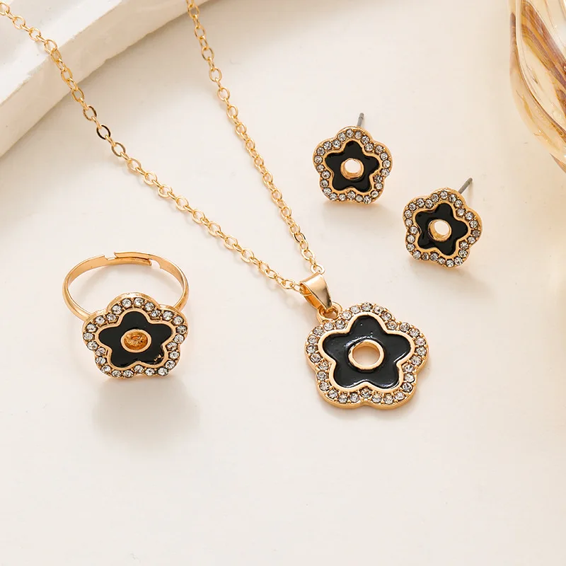 Chic 5pcs Lucky Flowers Bracelet, Necklace, Earrings, and Ring Jewelry Set Suitable for Women Daily Wear Party Wedding Gifts