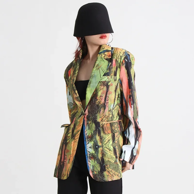 Рисунок 4 - Женский офисный костюм с воротником-стойкой