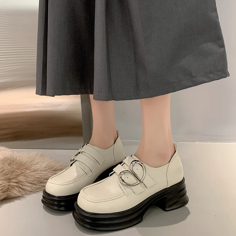 

Туфли женские однотонные на толстой подошве, в британском стиле, осень 2023