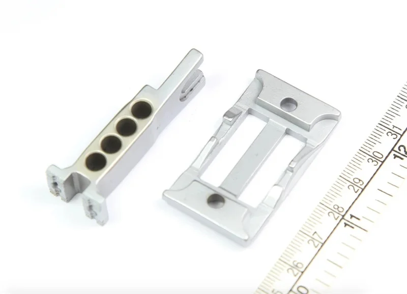 

DURKOPP ADLER KH768 SEWING MACHINE FEED DOG AND NEEDLE PLATE