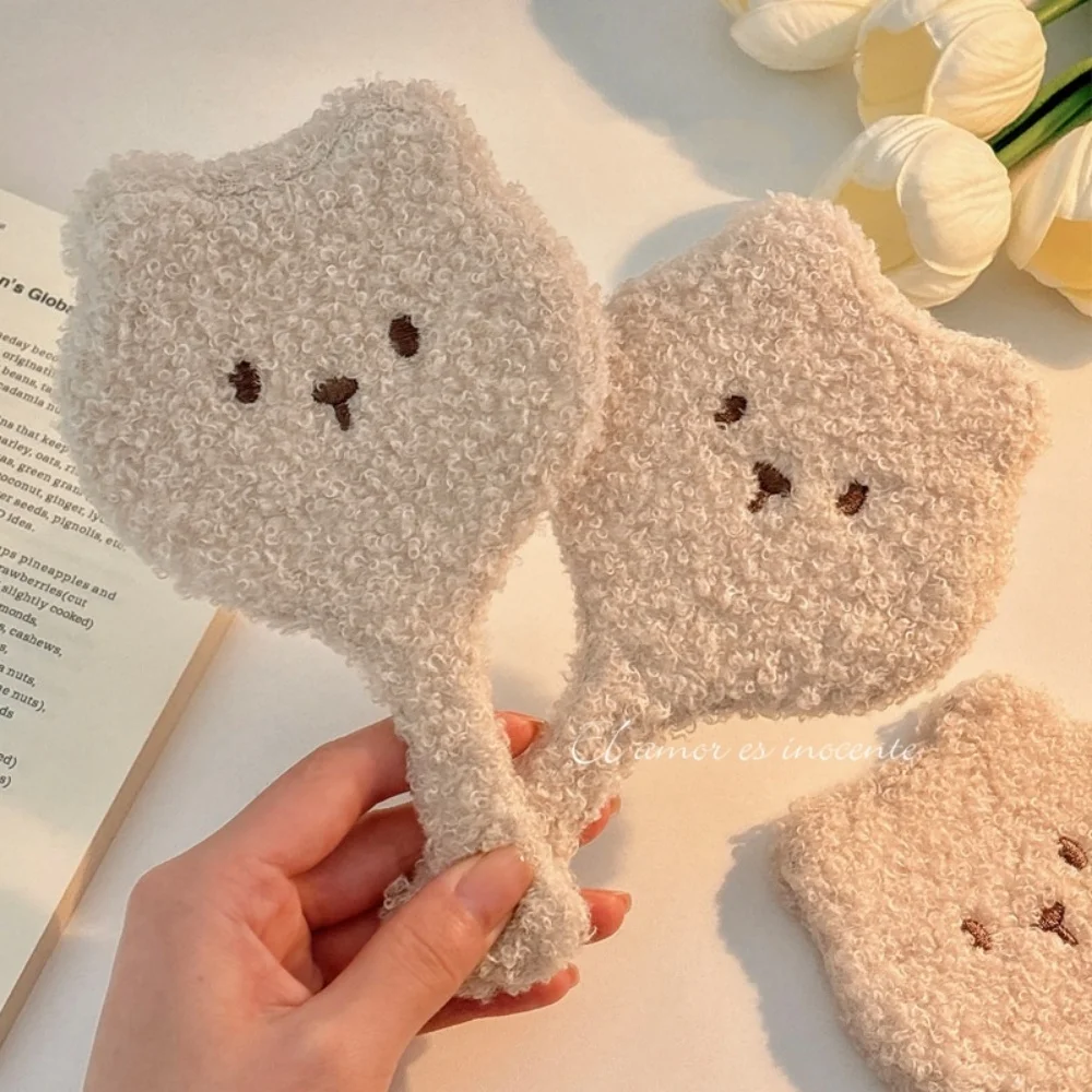 편안한 플러시 곰 손거울 라운드 데스크탑 화장 거울 휴대용 고화질 화장 거울 여성용