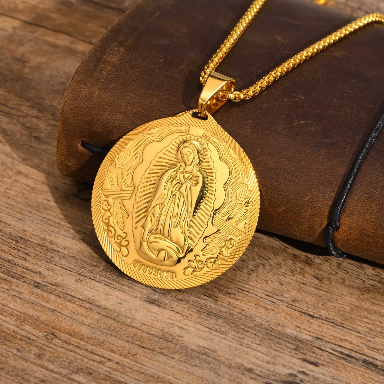 Men s Virgin Mary Pendant Necklaces Waterproof Gold Color Stainless Steel Mother Mary Collar Gifts Religious