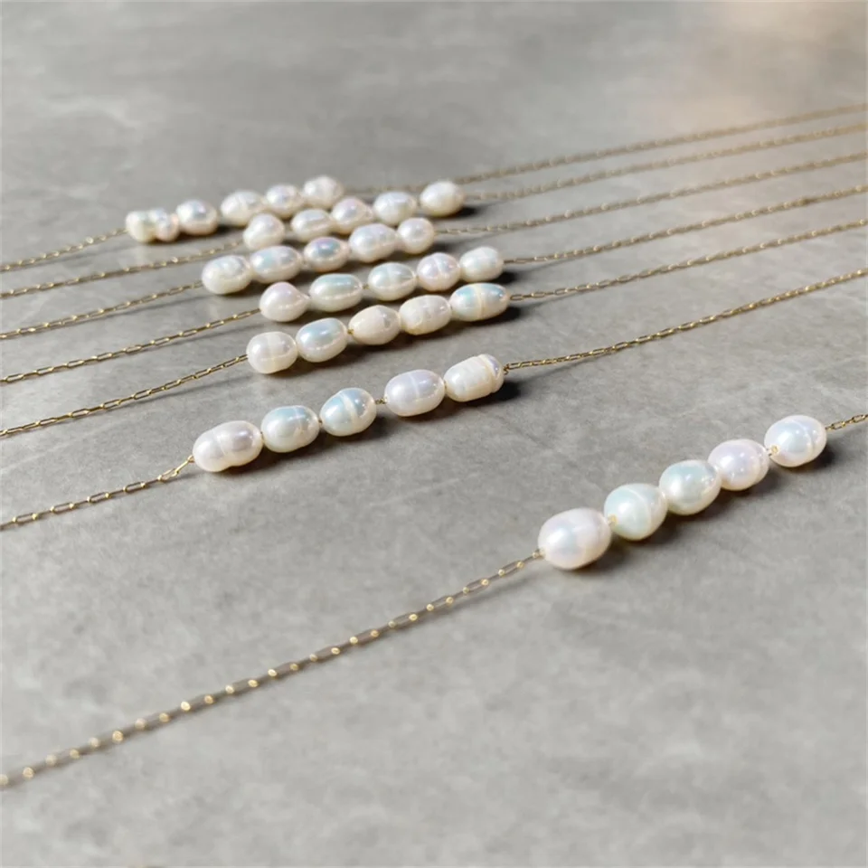 Hiraeva 5 Perlen-Choker-Halskette, Edelstahl-Halskette für Damen, 5 Perlen, Goldfarben, Hochzeits-Brautschmuck – Detail 2