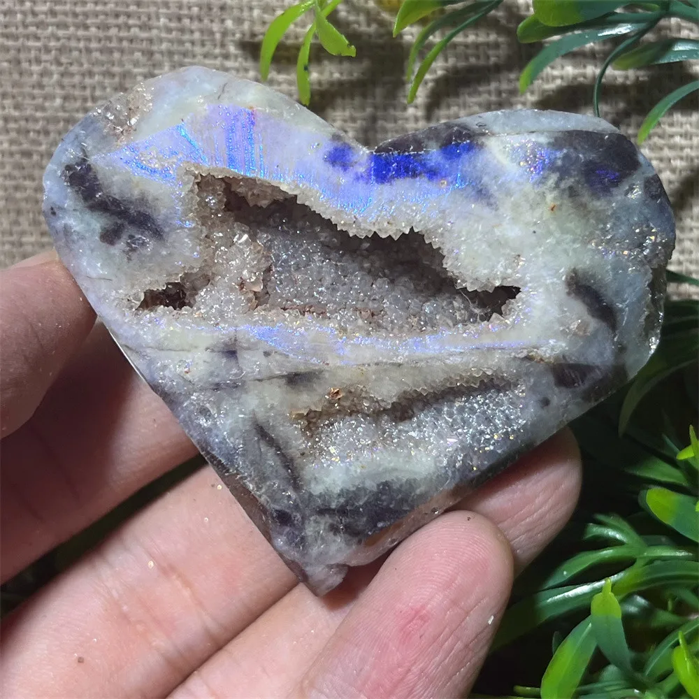 

Natural Aura Druzy Sphalerite Heart Crystal Stone Quartz Geode Spiritual Reiki Minerals Healing Stripe Home Decoration