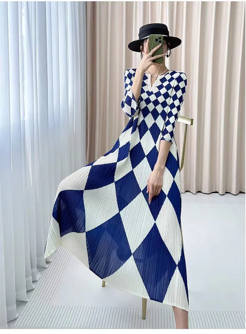 Elegant Party Dresses Woman Fashion Pleated Loose V-neck Female Autumn new  Diamond Printed High-end Pleated Cropped Sleeve Dress - AliExpress 200000345