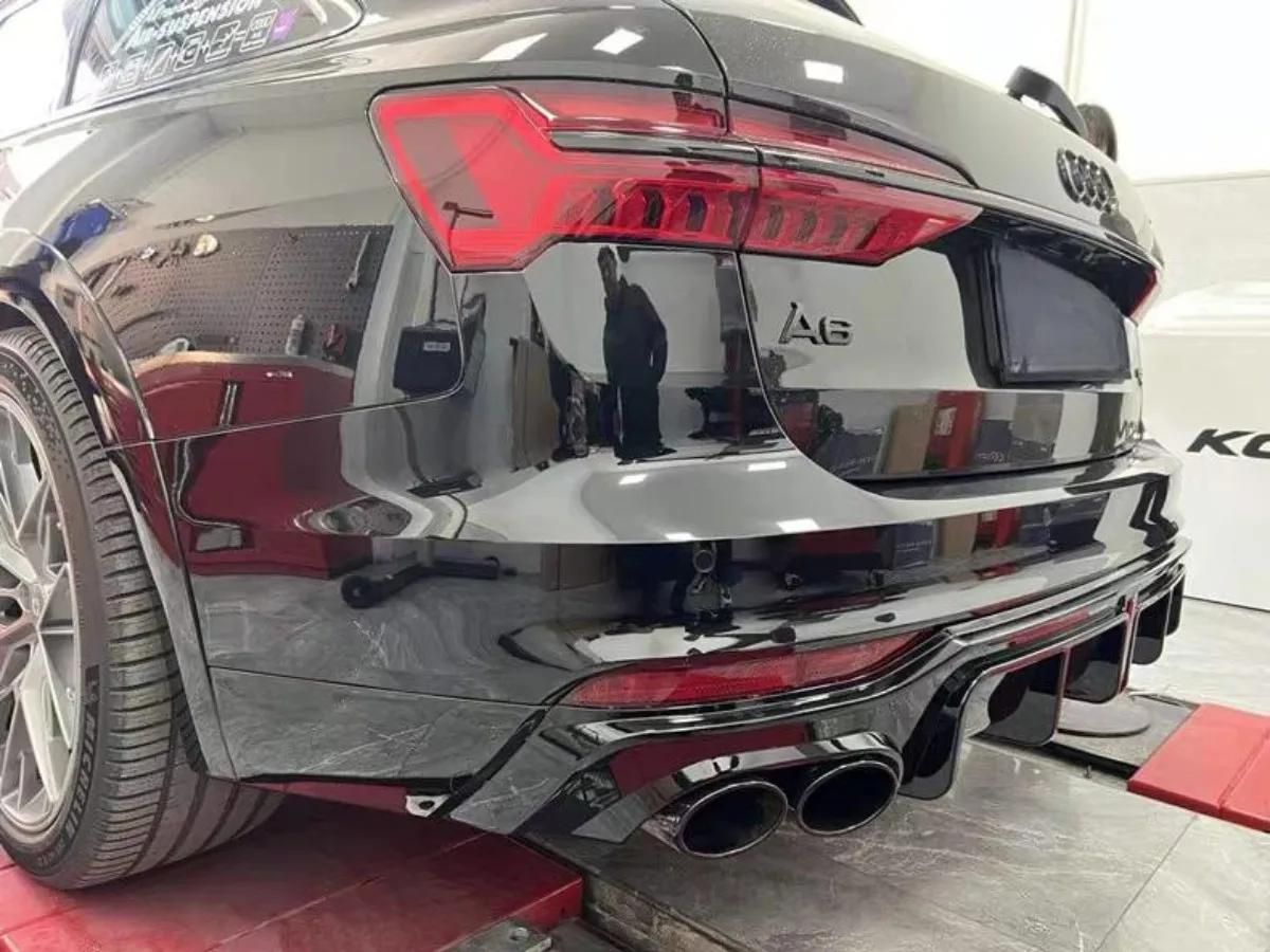 リアドアテールスポイラー、 A6 C6カーボンファイバーテール08