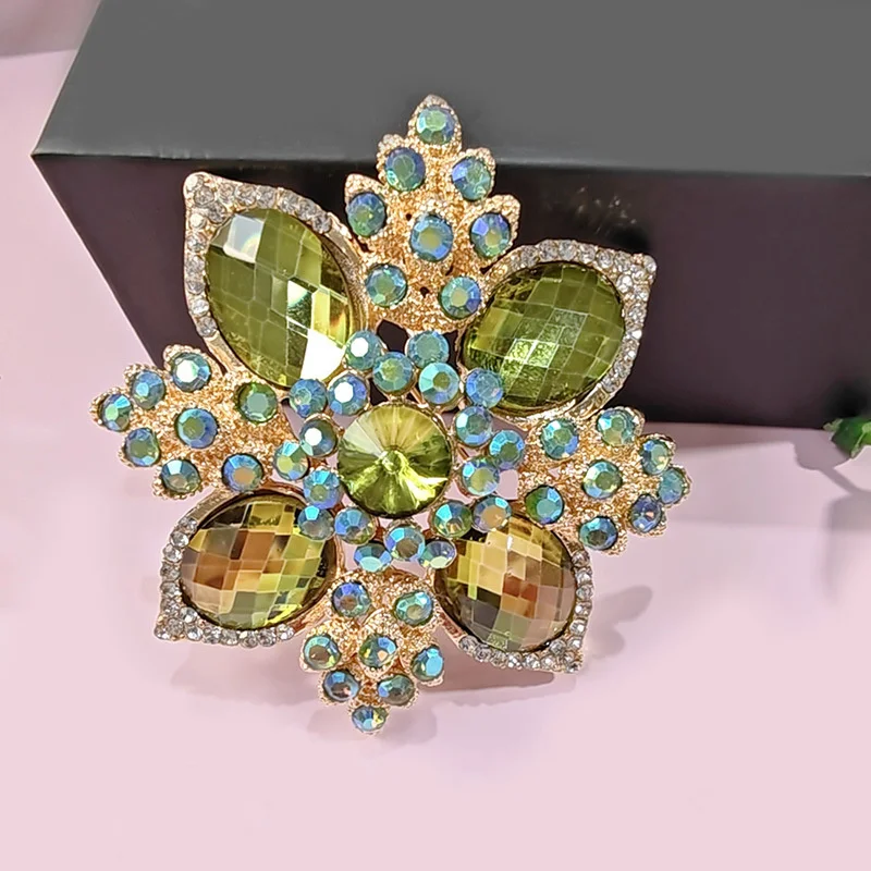 Medieval Vintage Rhinestone Glass Brooch Luxurious Safety Pin Personalized Temperament Clothing Alloy Corsage