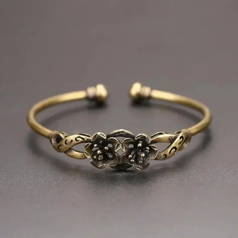 1 Pcs Creative Simple Gifts Retro Brass Flower Pattern Princess Bangle Classic Pure Copper Open Bracelet Ancient Wristband Gift