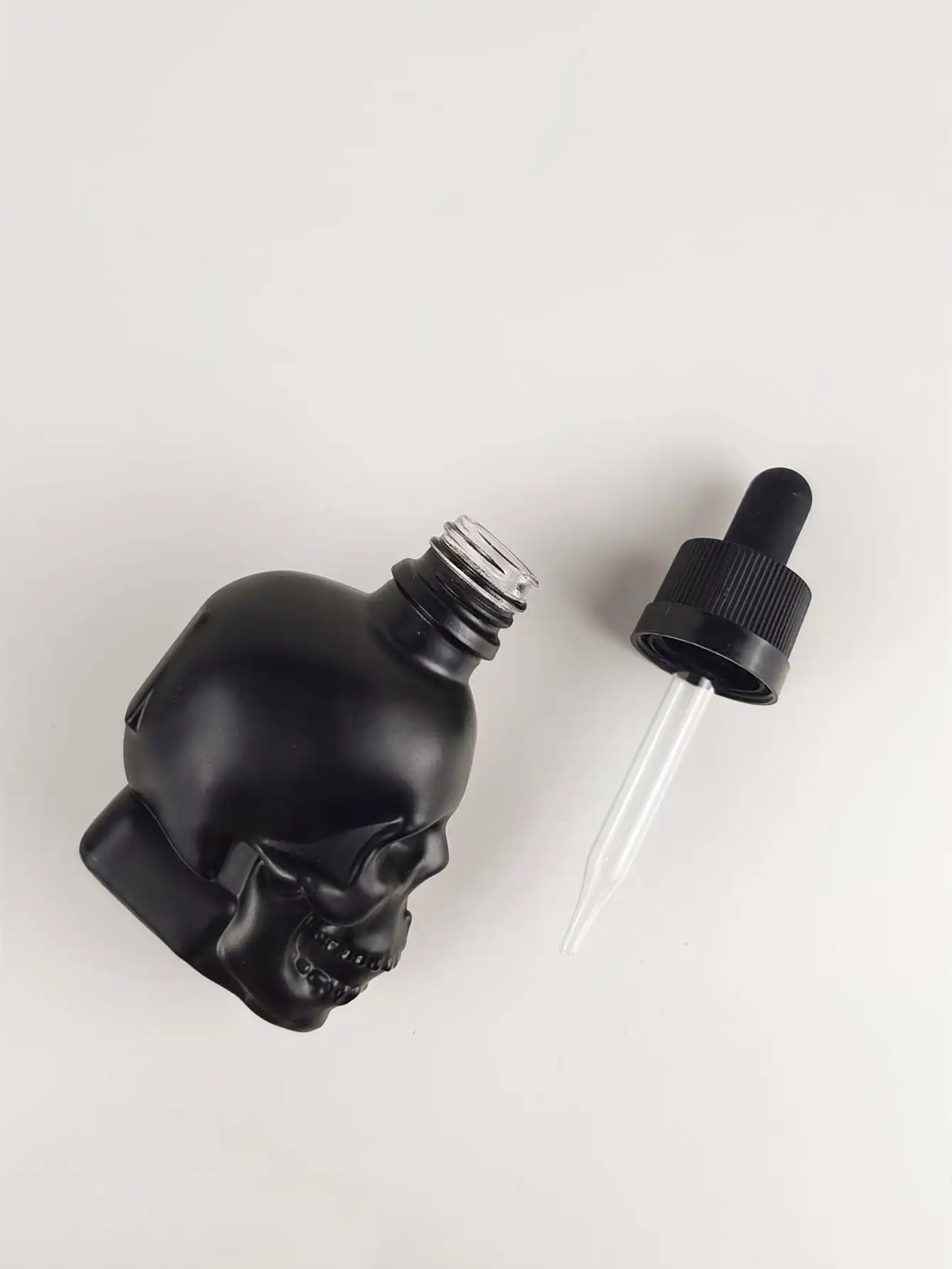30ml Black Skull Glass Dropper Bottle Cute Essential Oil Bottles With Eye Dropper Perfume
