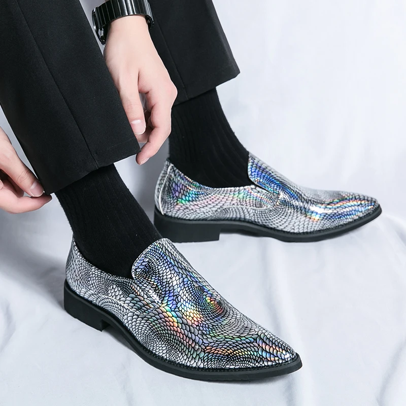Fashion Loafers Men Shoes Green Business Casual Moccasins Pointed Toe Patent Leather Gentleman Dress Shoes Slip-On Leather