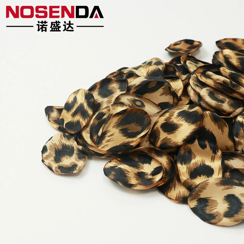 100pcs 인공 장미 꽃잎 레오파드 프린트 꽃잎 웨딩 액세서리 웨딩 장식 결혼 파티 발렌타인 데이