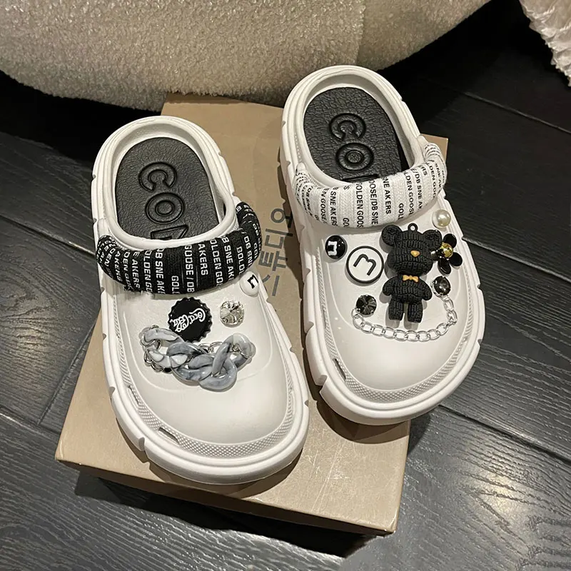 

Mo Dou Fashion Charms Clog Shoes Outdoor Women Slippers Thick Sole High Quality Summer Sandals For Girls
