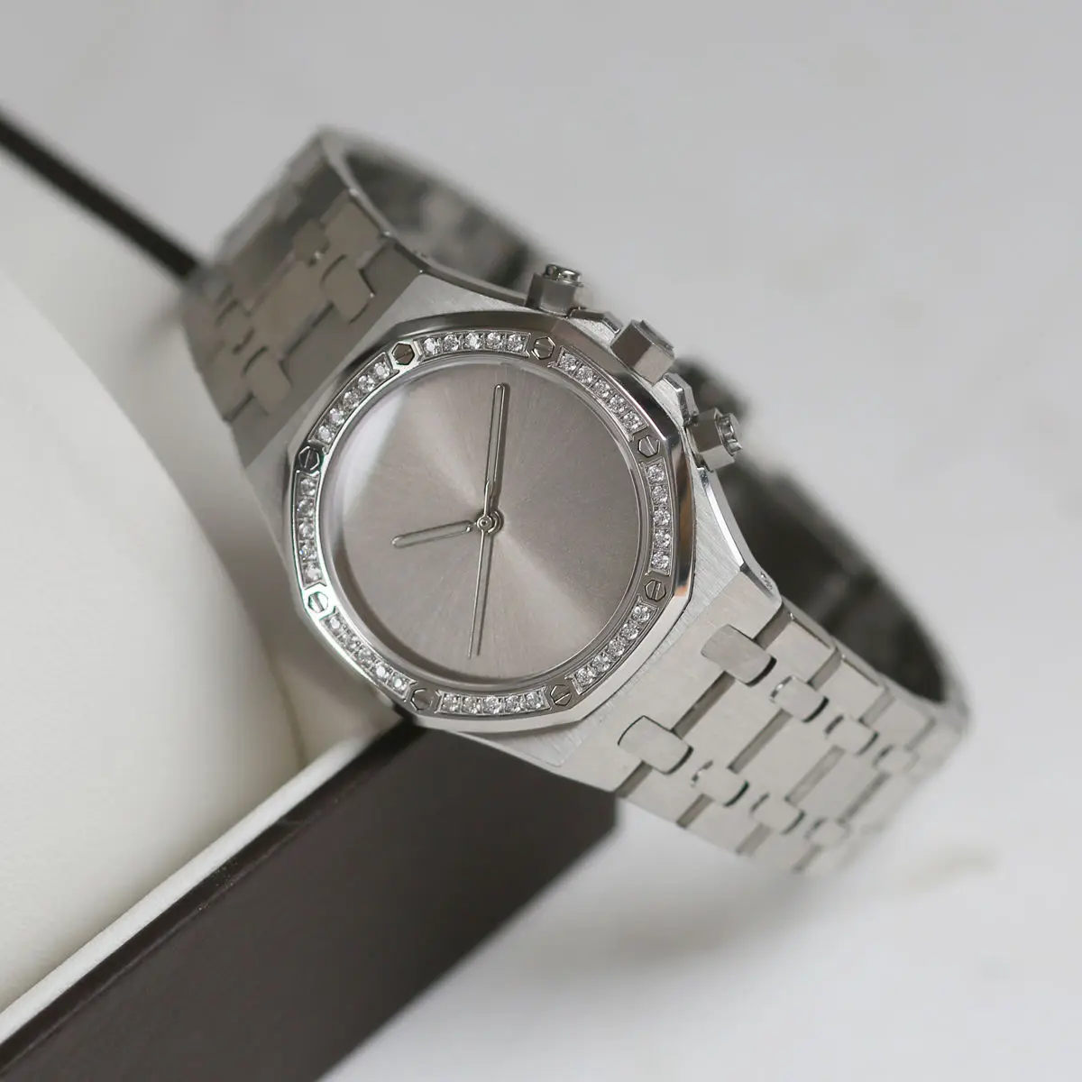 

Fashionable and Minimalist Diamond Inlaid Steel Series Rhinestone Quartz Watch for Men's Luxury Brand Sports Clock Reloj Hombre