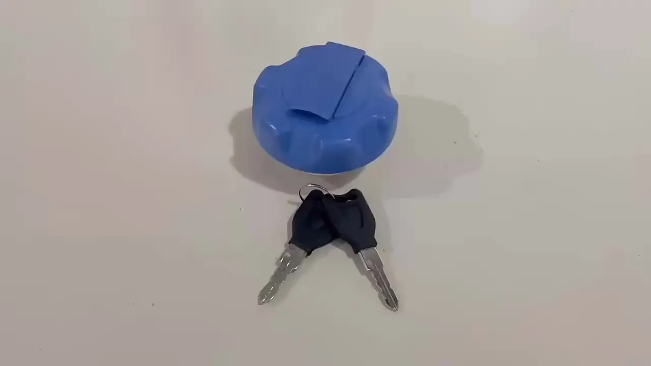 Adblue タンク キャップ OEM 21584844 ボルボトラック用