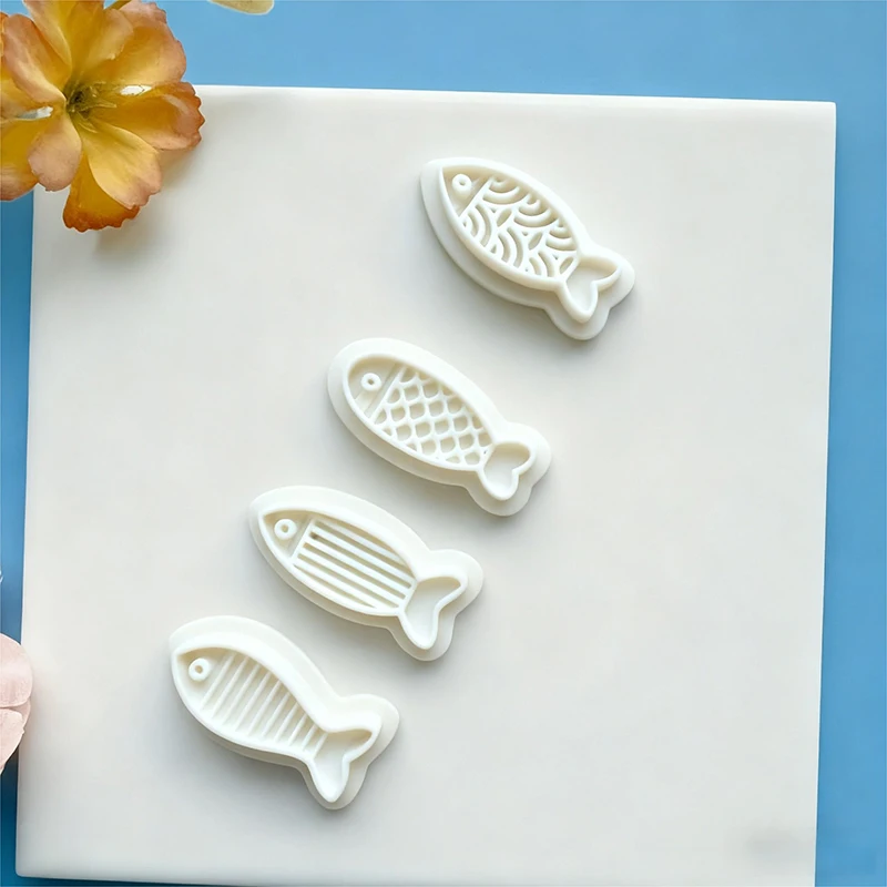 [YU] Outils de pâte polymère pour la création de boucles d'oreilles en forme de poisson, moule en argile à presser pour bijoux DIY, motif dessin animé mignon