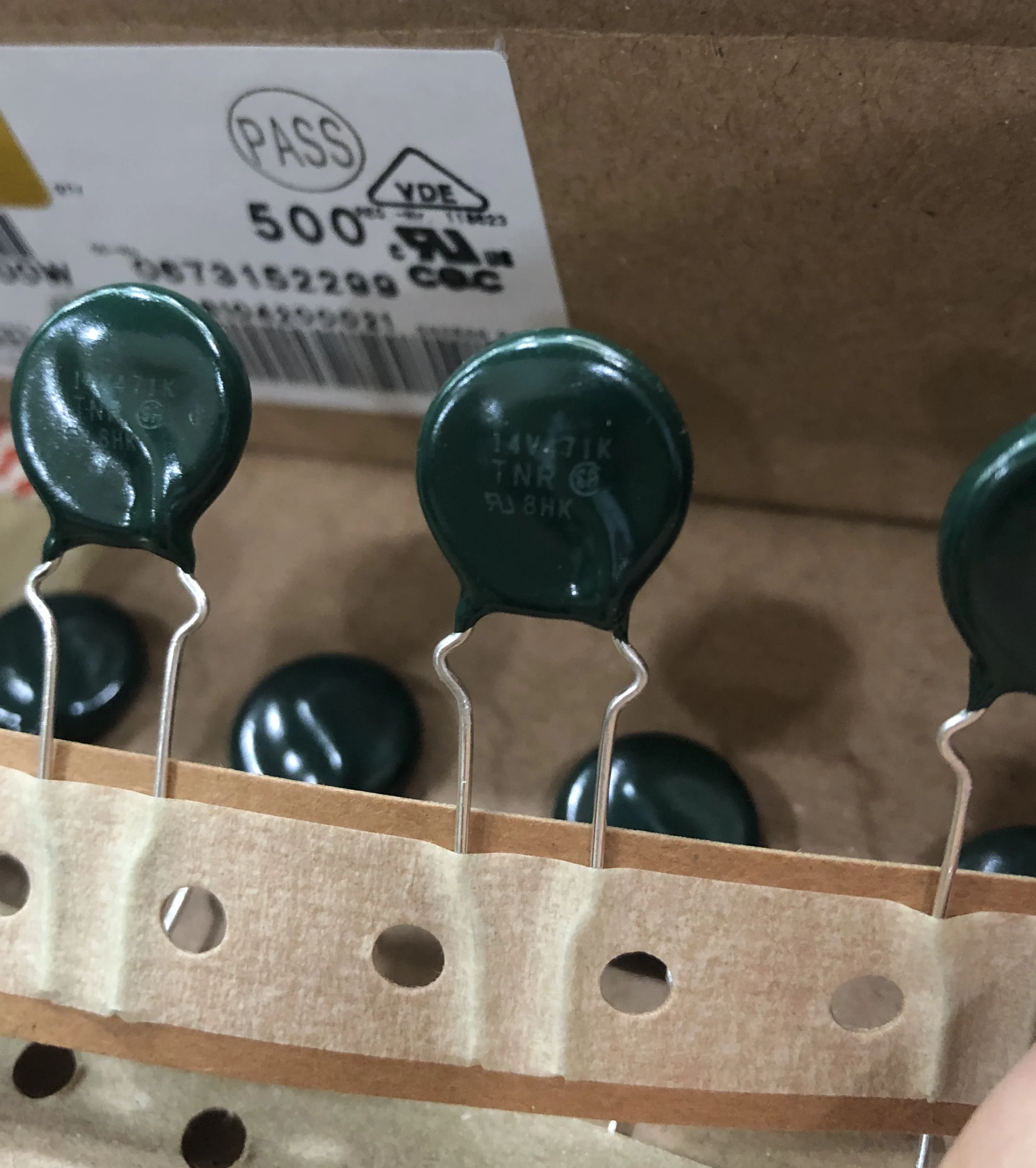 Nuevo y original 10 Uds. ZNRV14471U TNR 14V471K 470V sustituye a