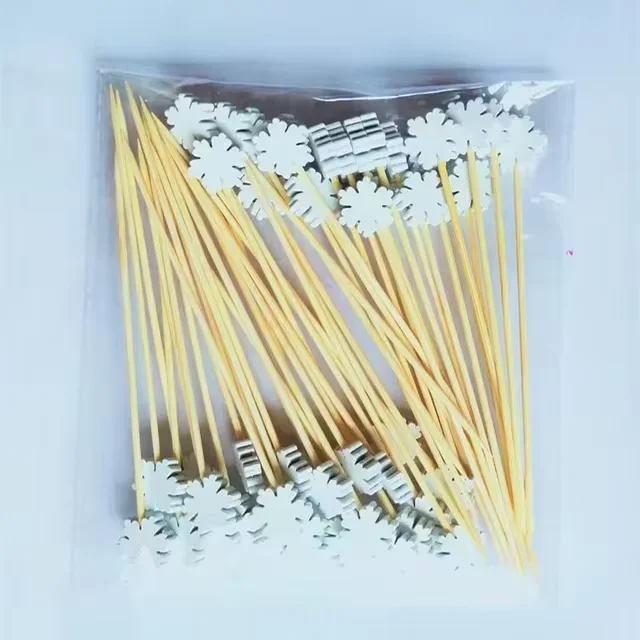 Christmas Fruit Sticks Santa Claus Disposable Bamboo Woven Toothpicks Buffet Paper Cups Cake Forks Party Decorations Toothpicks
