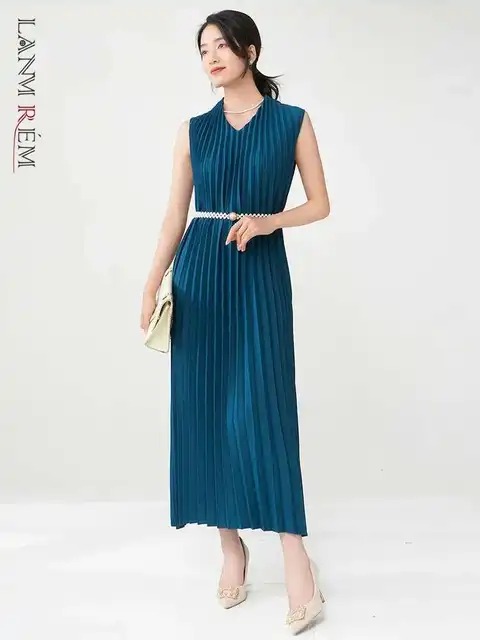 LANMREM French Pleated Women's Dress V-neck Sleeveless Elegant Long Dresses Female Fashion Casual 2025 Summer Clothing 2DE263