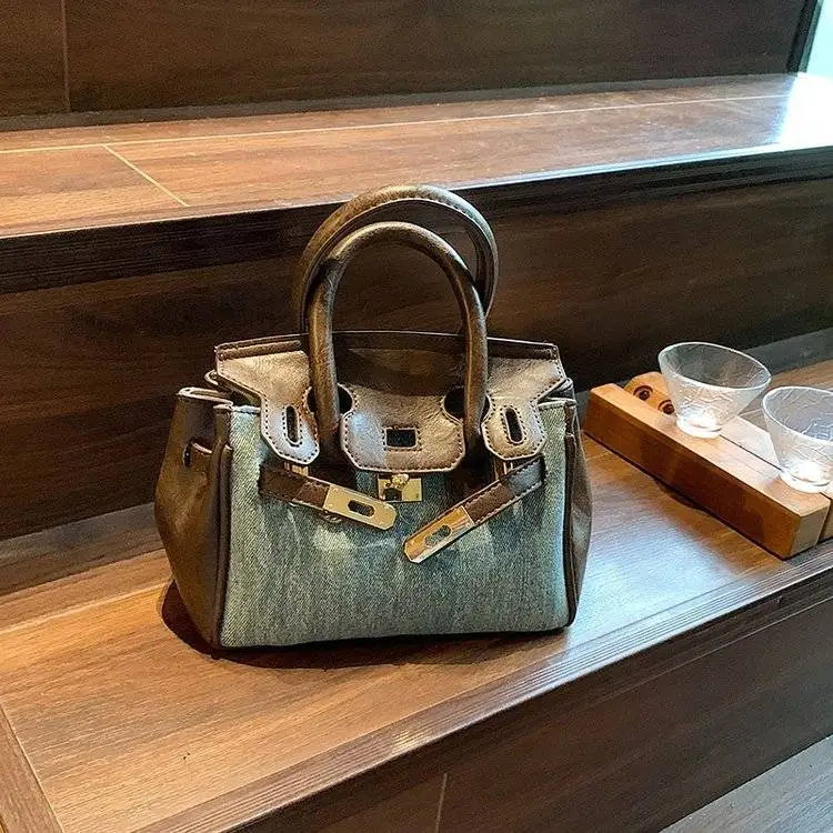 

Large Capacity Retro Minority 2024 New Fashion High-End Messenger Bag Handbag