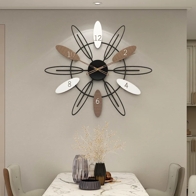 

Living room clock creative fashion light luxury restaurant decoration wall clock simple modern personality art silent clock