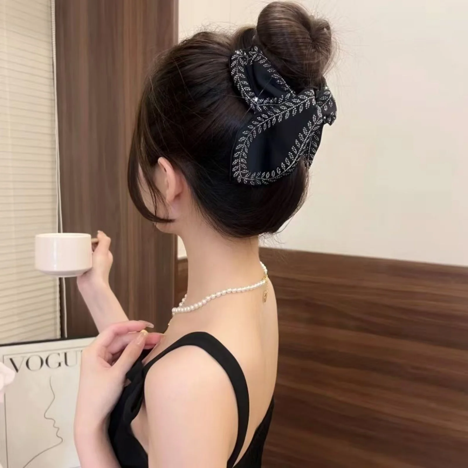 1PC Elegant Rhinestone Bow Hair Claw, Black Satin Hair Clip for Women, Glamorous Hair Accessory for Updos and Parties