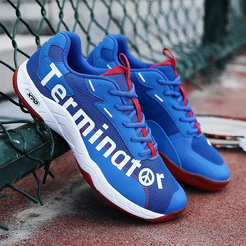 Trendy Badminton Shoes for Men And Women Mesh Upper Sports Shoes Fashionable Net Surface Design AE Stock Model
