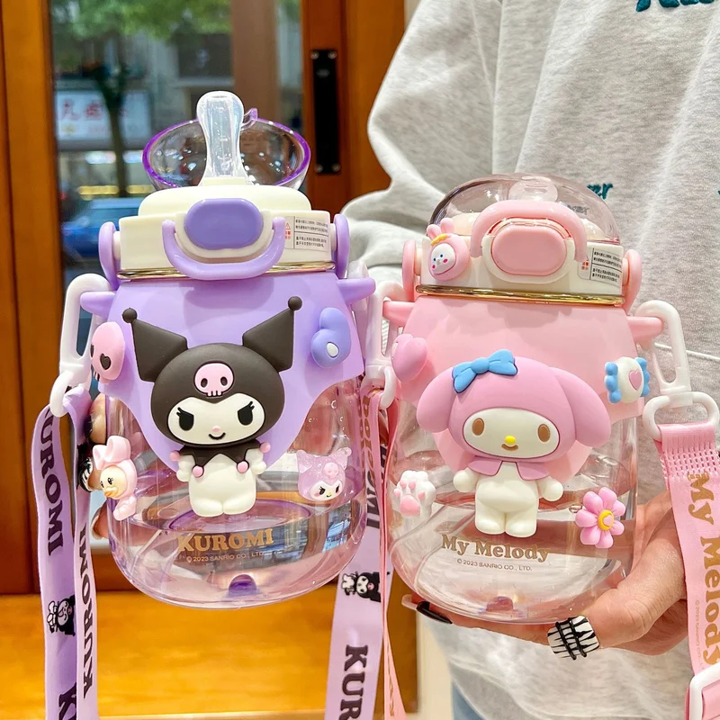 

Sanrio Cinnamoroll портативная соломенная бутылка для воды Kuromi новая милая летняя емкость 820 мл для занятий спортом на открытом воздухе подарки для фитнеса