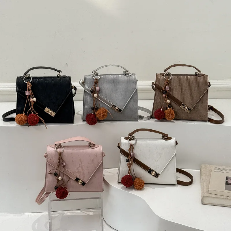Women's fashionable handbag with street design 2026 new simple and luxurious with one shoulder strap and PU leather crossbody bag