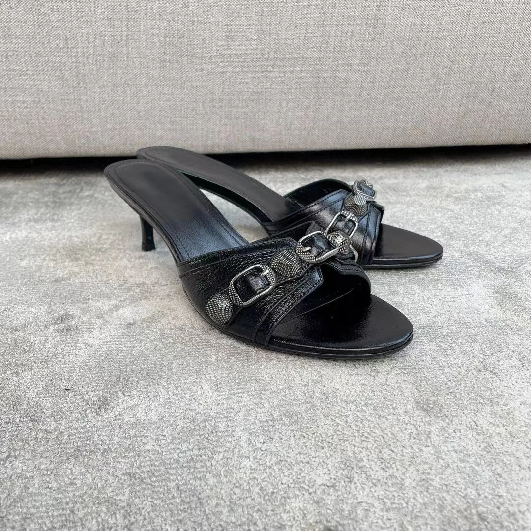 2024 Summer Women's Heel Sandals trend Lacquer Leather Rivet Fashion  Girls' Sandals
