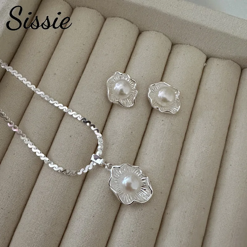 

Vintage Style Sterling Silver Lotus Leaf Pearls Necklace Earrings Small and Gentle Exquisite Two Piece Set
