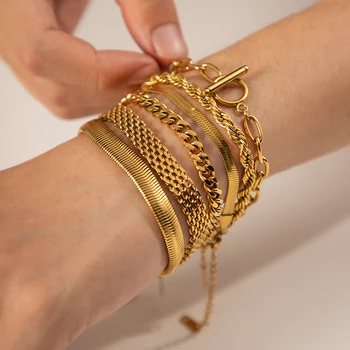Gold Link Chain Bracelet 1