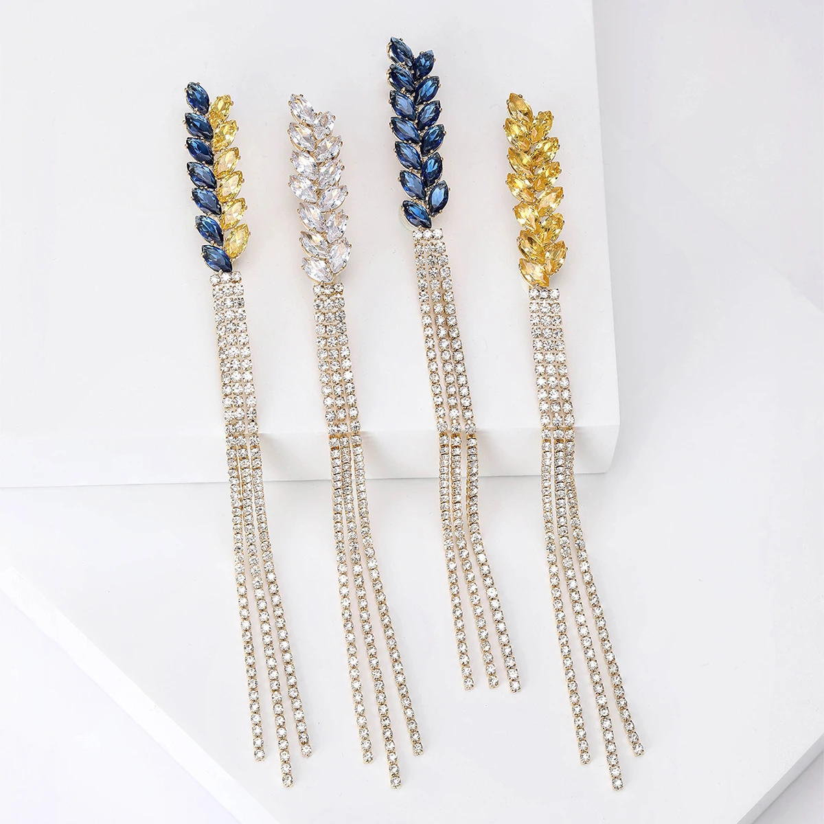 Beaut&Berry Tassel Ear of Wheat  Brooches for Women Unisex Rhinestone Plant Dress Suit Pins Accessories Office Party Gifts