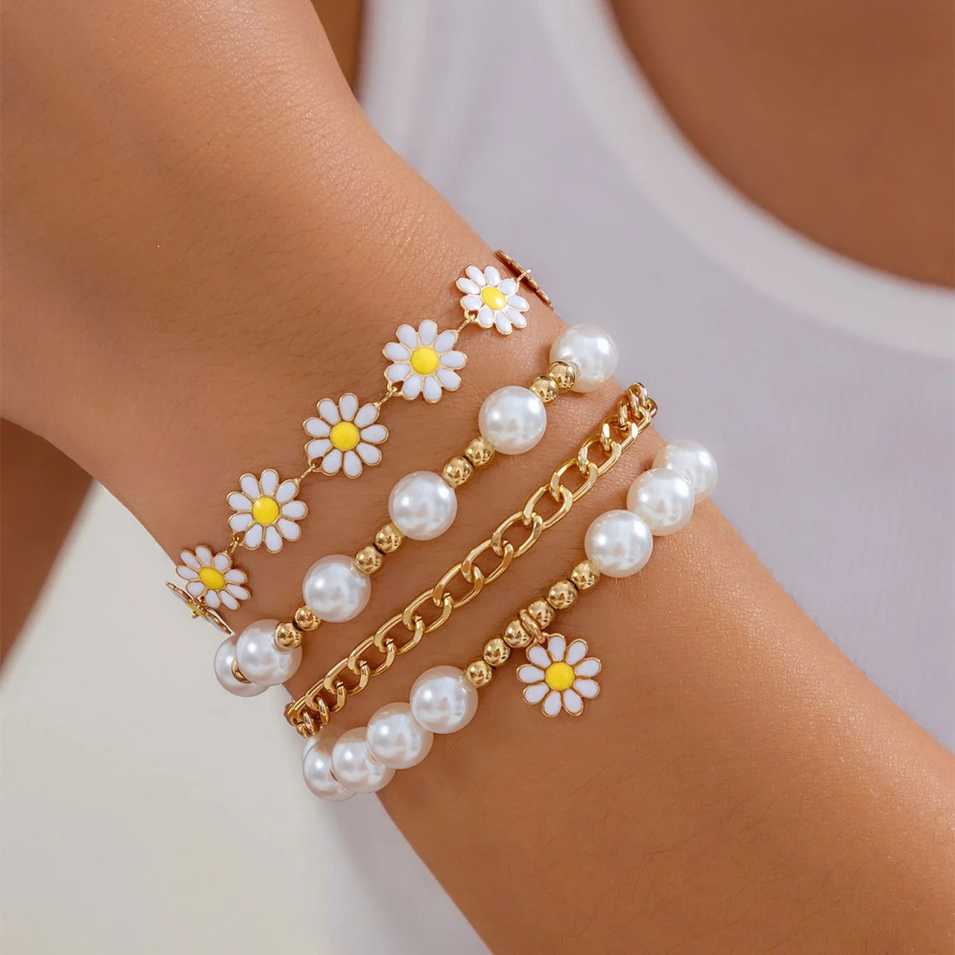 7pcs Vintage Gold Color Daisy Flower Pendant Beaded Bracelet
