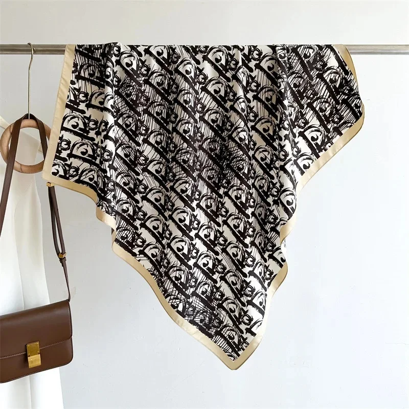 Sketch D letter yellow edge