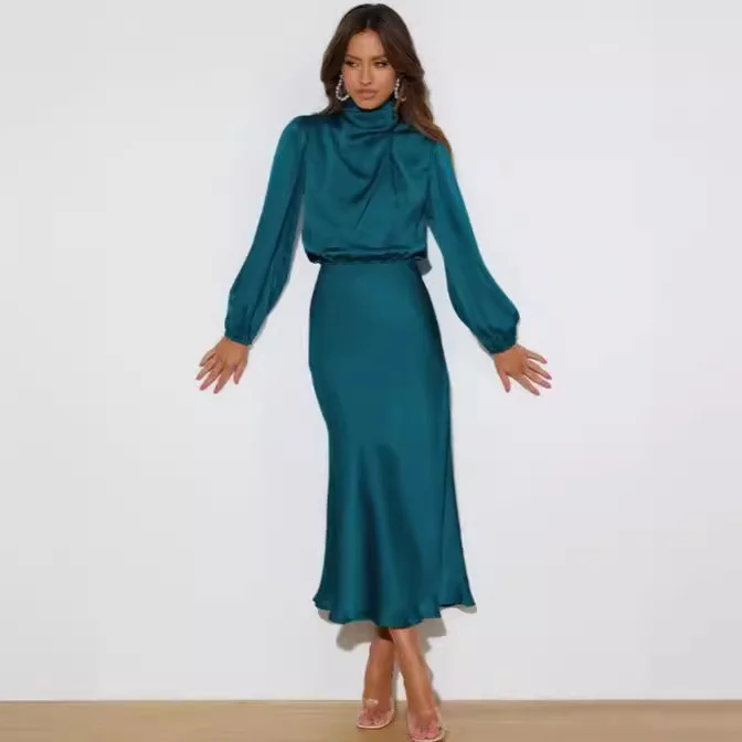

Satin long sleeved women's evening dress dress