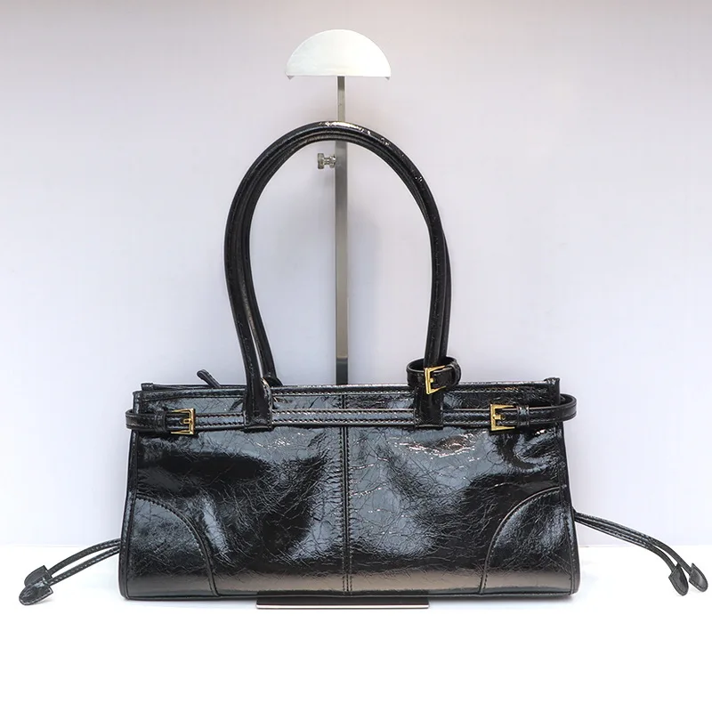 PR 2024 New Soft Boston Stick Motorcycle Head Layer Oil Wax Skin Women's Cross Shoulder Bag