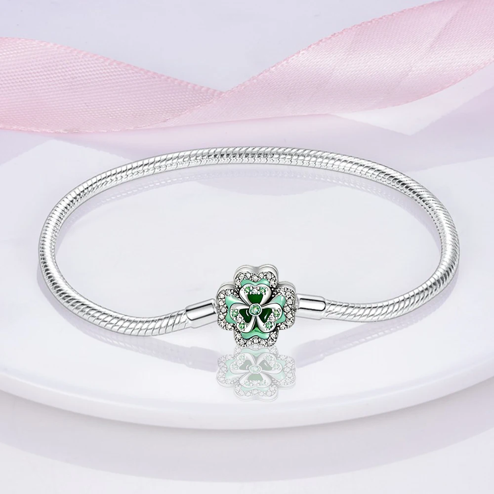 Side view of the bracelet