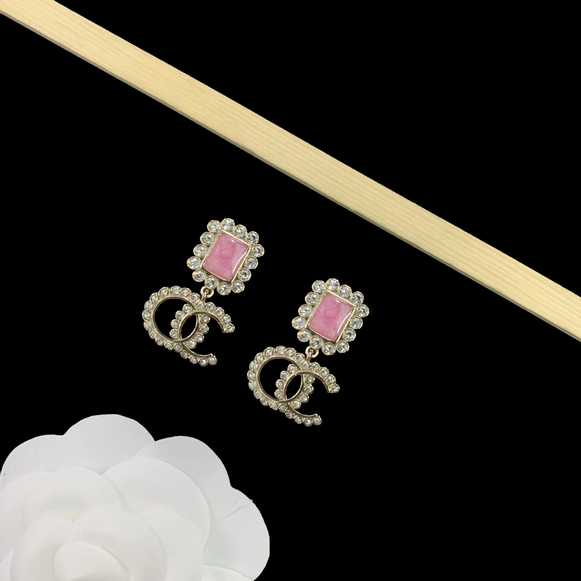 

2023 New Korean Fashion Alphabet C Earrings Jewelry Drop Earrings CC Charming Ladies Sweet Simple Stud Earrings Party Wedding Ac