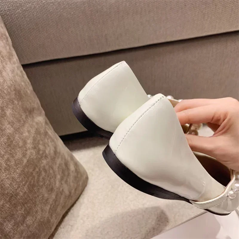 2024 Spring and Autumn New One line Leather Flat Bottom Mary Jane Shallow Mouth Pearl Square Head Single Shoes for Women