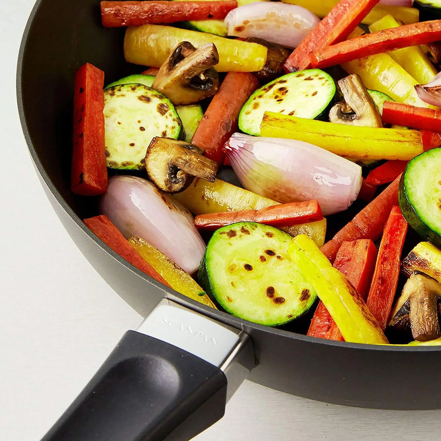 Classic Nonstick Fry Pan Skillet Set with Lids (8 & 10.25-inch) Oven Safe, Gas Stovetop Compatible, Non Stick, Includes Lid